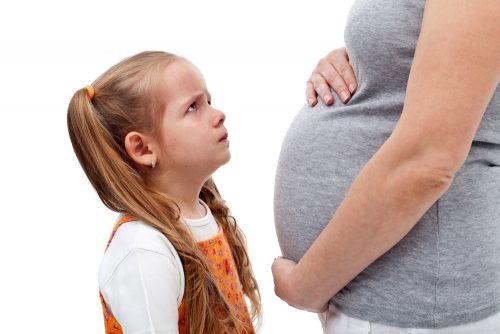 девочка и беременная