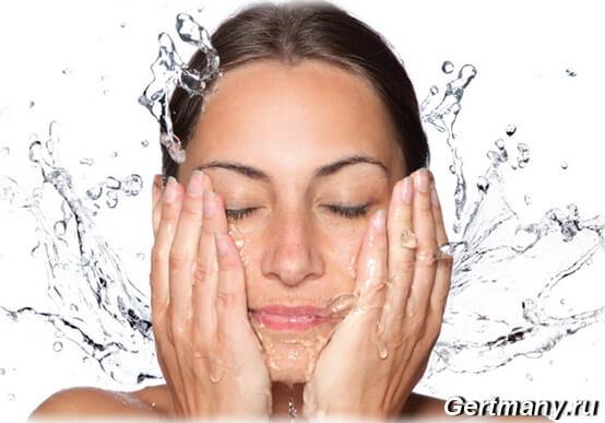 Правильные способы умывания кожи лица водой, что можно и нужно, фото
